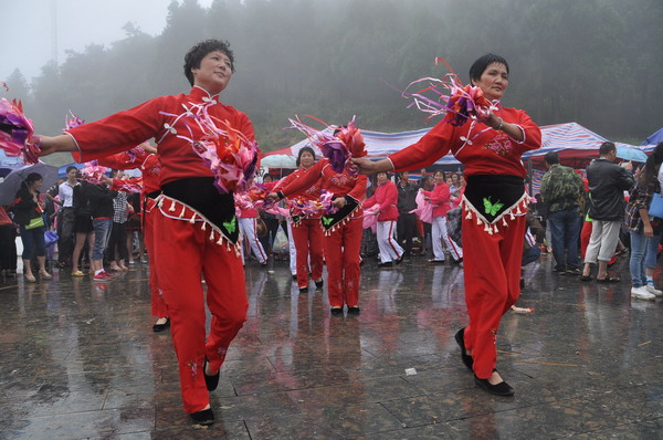 秧歌舞八月桂花遍地开图片