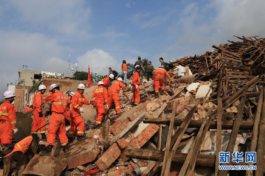 鲁甸地震灾区见闻