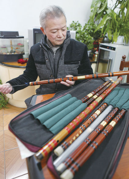 "笛痴"袁世荣 笛声相伴五十年