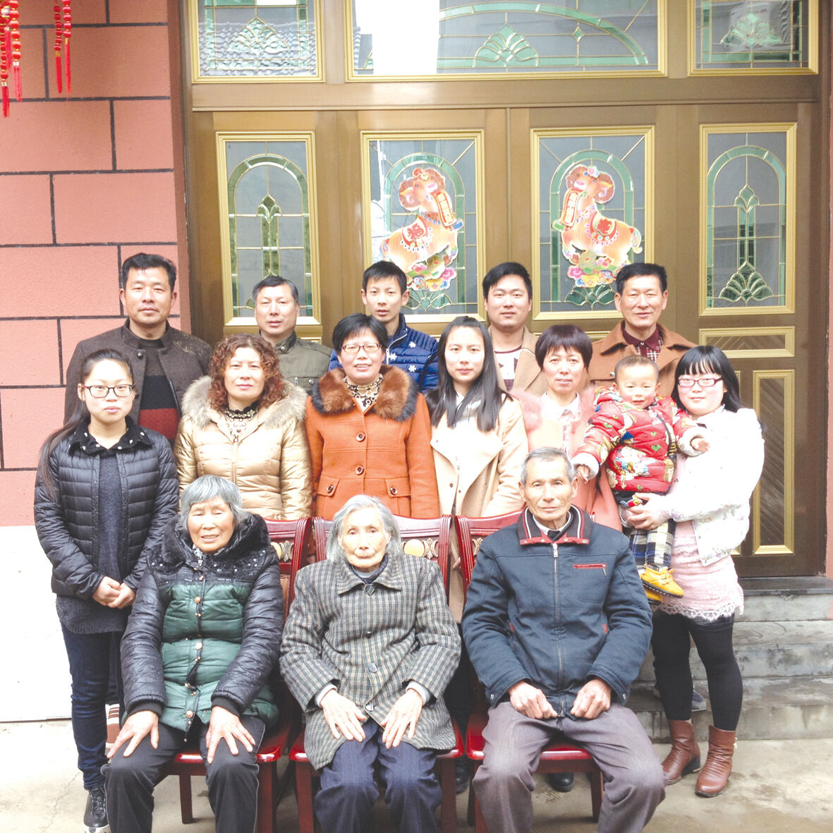 五世同堂 长寿老人享天伦之乐-老人,子孙-金华频道