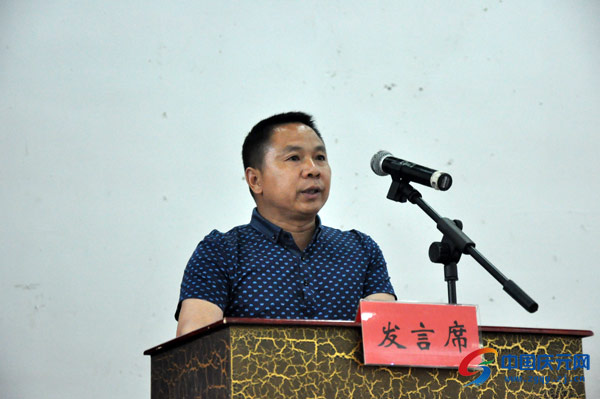 首届农村党支部书记擂台赛举行杜光旻作点评上党课