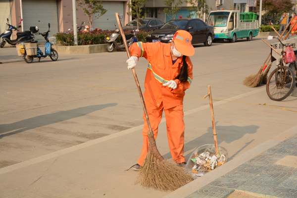 道路清扫保洁员:洁净城市守护神