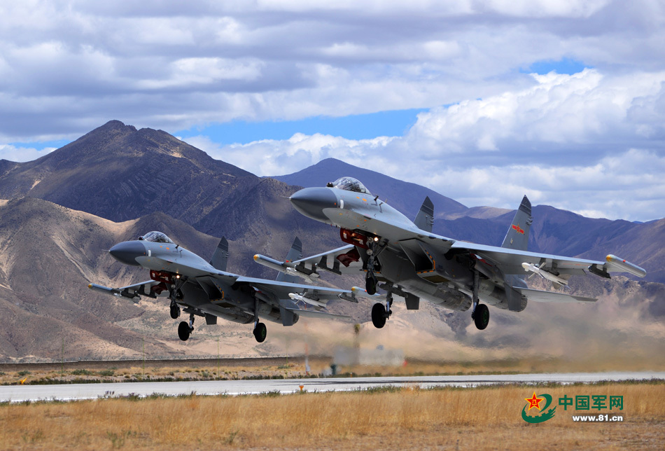 驻高原歼11部队练习远程奔袭