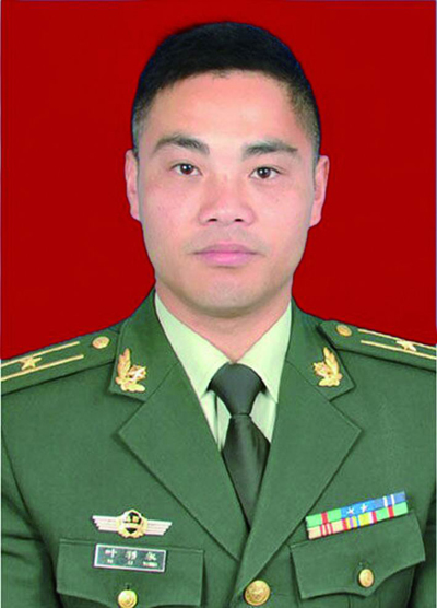 人,1978年4月出生,1998年12月入伍,65667部队司令部作训科四级军士长