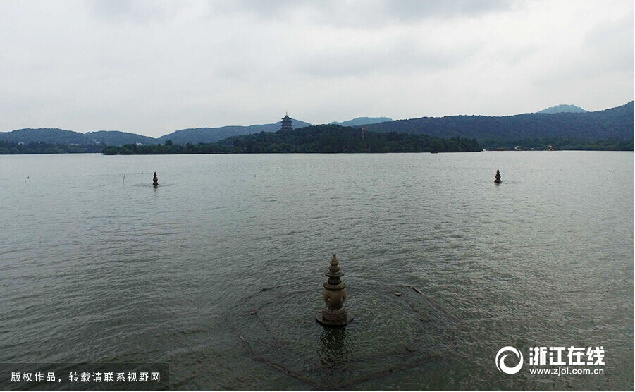 杭州三潭印月石塔焕新颜