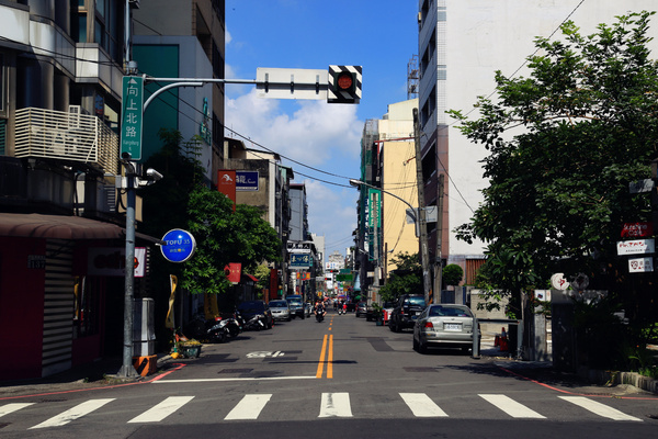 台中| 清晨鲜活的街景