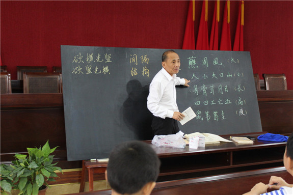 传承老本行的退休老人--黄岩新闻网