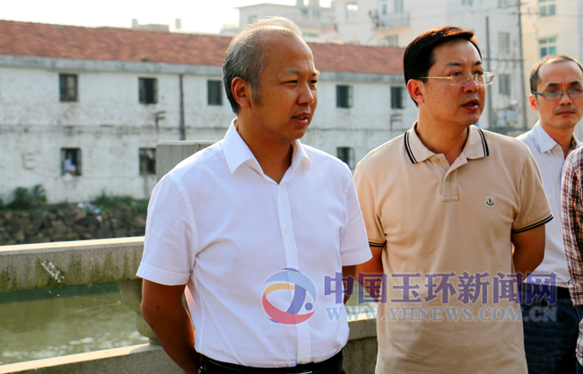 10月12日下午,县委副书记吴才平带领县住建局,环保局等相关负责人