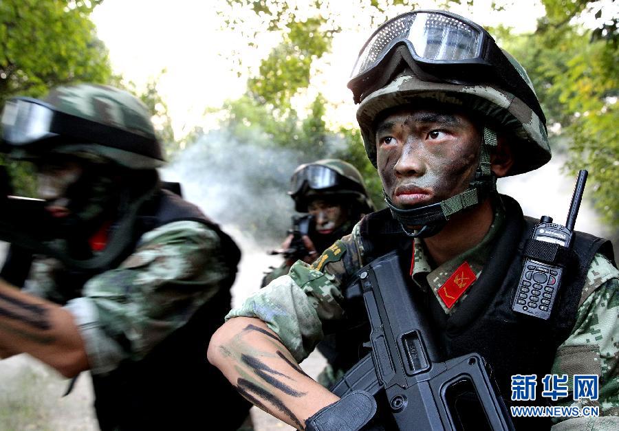 "天狼突击队"夜战训练