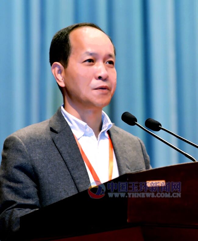 玉环县委书记张加波做交流发言,县委副书记吴才平领奖,县委常委,宣传