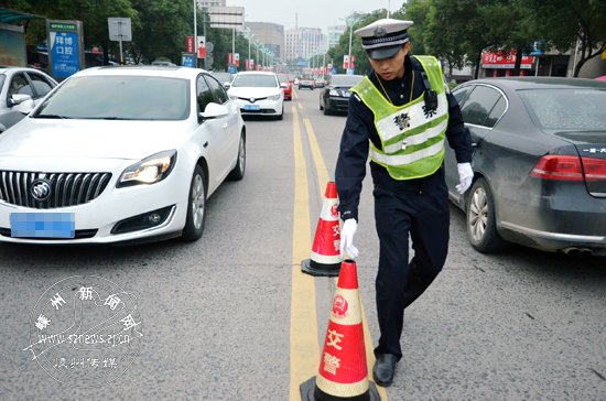 交警路障摆放示意图图片