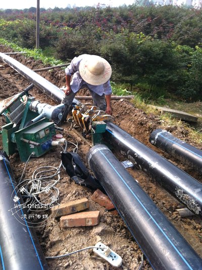 年底前,完成"十二五"水电新农村电气化县建设自验,基本完成谷来镇七七