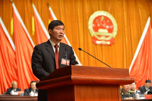 市人大常委会主任马志龙受嵊州市第十五届人民代表大会常务委员会的