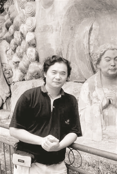 梁晓明简介:中国先锋诗歌代表诗人.1984年开始写作.