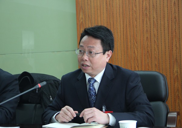沈世山参加人大代表团分组讨论