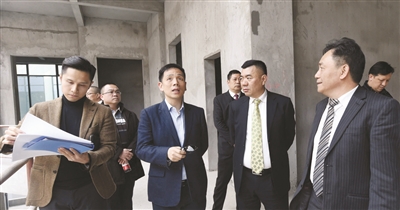 日前,广州白天鹅宾馆集团董事长黄颖聪一行5人来我区浙江泊盛置业有限