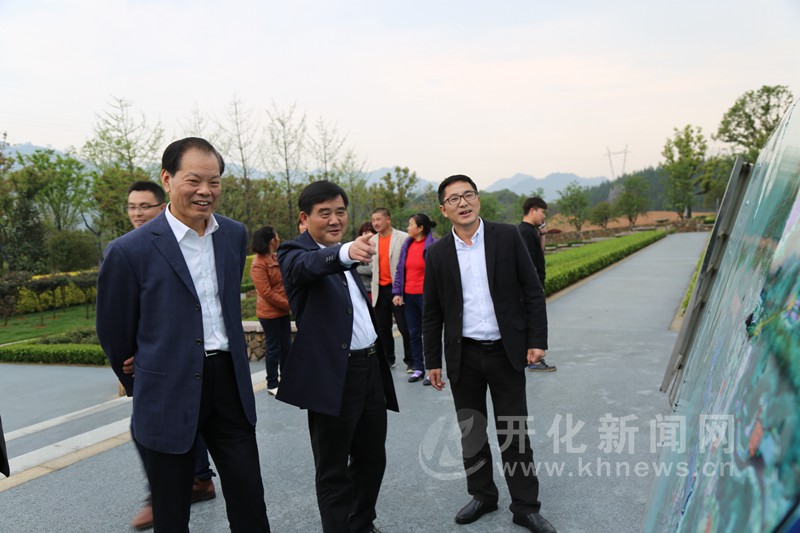 省发改委主任谢力群来我县调研时希望 整体推进"多规合一"进度 加快