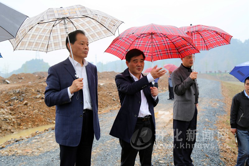 省发改委主任谢力群来我县调研时希望 整体推进"多规合一"进度 加快