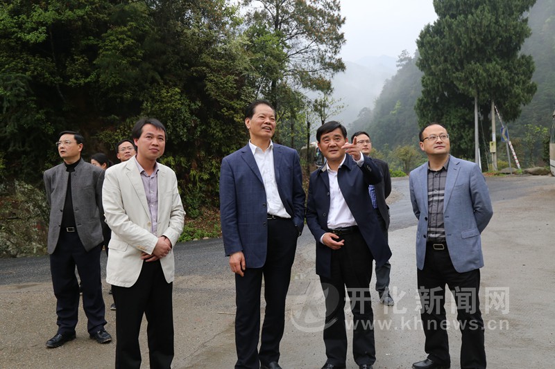 省发改委主任谢力群来我县调研时希望 整体推进"多规合一"进度 加快