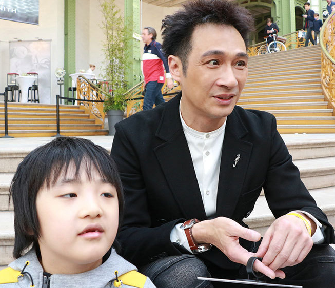 吴镇宇携feynman法国拍潮装写真