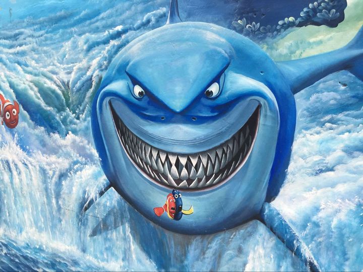 金华频道 2016即时报道 正文例如一副鲨鱼彩绘,无论站在这幅画的哪个