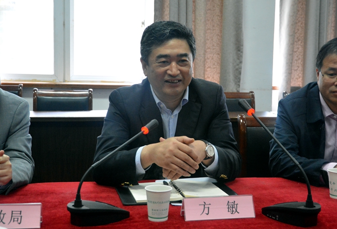 方敏一行到菜园镇调研