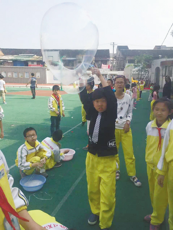 【台州晚报】路桥河西小学首次举办科学嘉年华