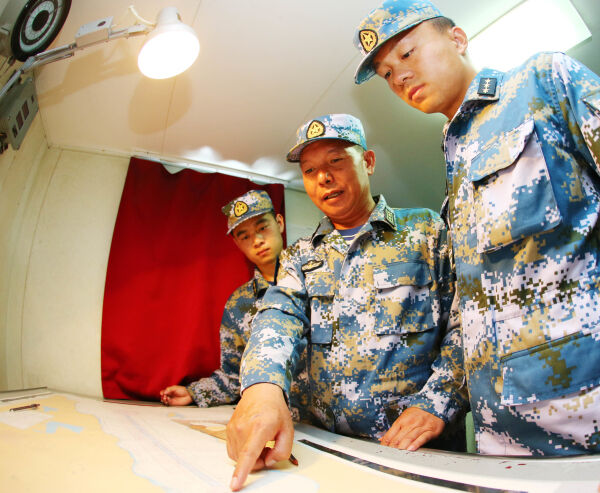 坚强源于使命——从操舵兵到舰长 他八下大洋