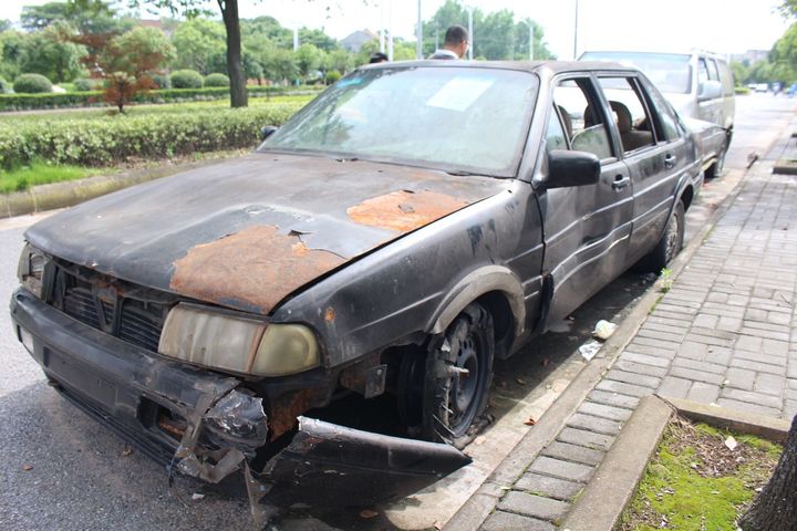 7月起金华要大清理"僵尸车"