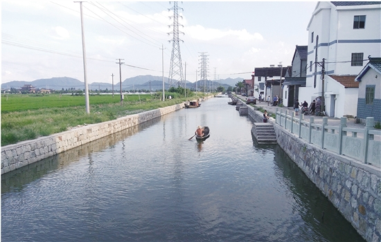 该河道高泾村段起于大西庄村村界,止于高泾村施家泾桥头,是高泾村的