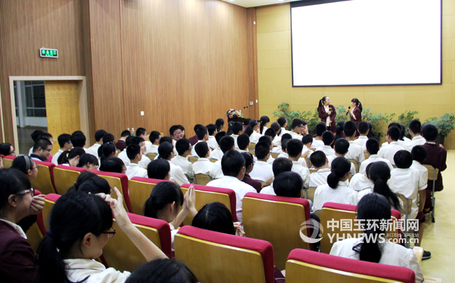 玉环县双语学校读经典名著讲精彩故事
