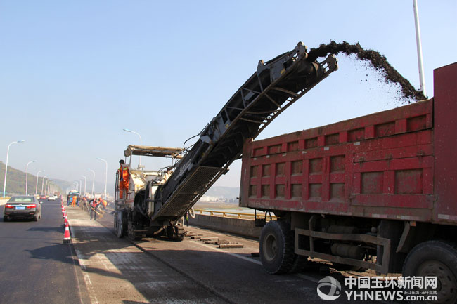 s226漩門港大橋瀝青路面修復工程本月20日完工