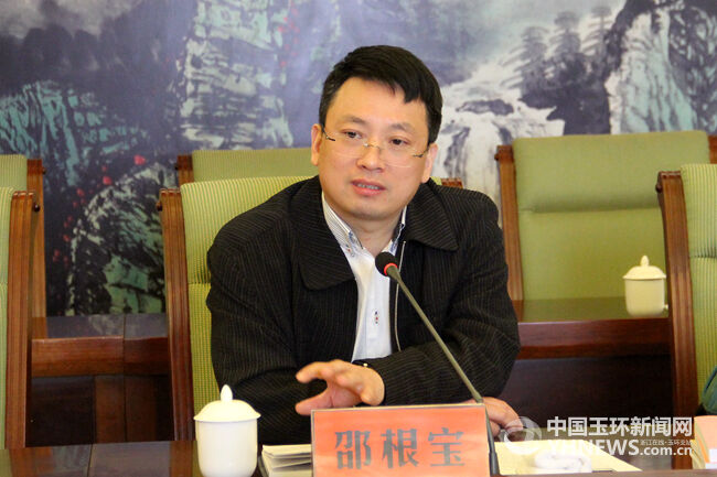 调研中,邵根宝对玉环的村和社区组织换届选举工作充满信心.