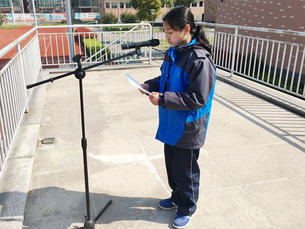 屠甸中学:创新国旗下讲话 加强仪式感教育-桐乡新闻网