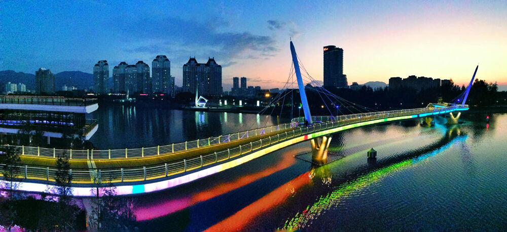 上蔡杜诗公园彩虹桥图片