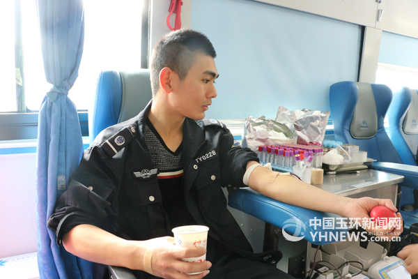 市民黄祥福从2008年开始献血,得知此次献血消息后,又毫不犹豫赶来献血