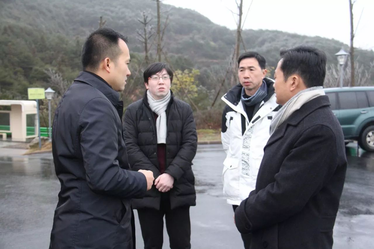 天台县委副书记崔波到石梁镇检查指导防范低温雨雪天气工作