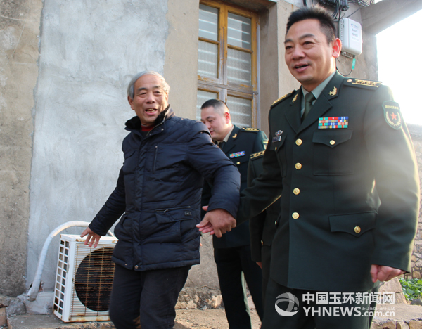 台州军分区刘剑明副司令员来玉慰问现役师职干部家庭