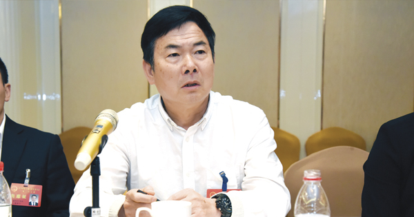 傅惠斌代表说:政府工作报告有高度,有深度,有强度,有温度,接下来就