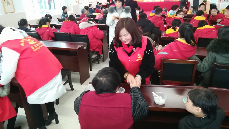2月到嘉兴儿童社会福利中心开展送文艺送汤圆送祝福迎元宵活动