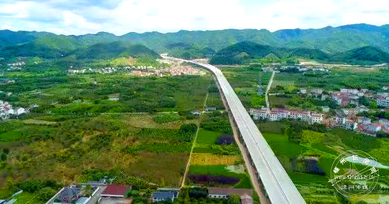 快看雄姿初显的杭绍台高速公路嵊州段