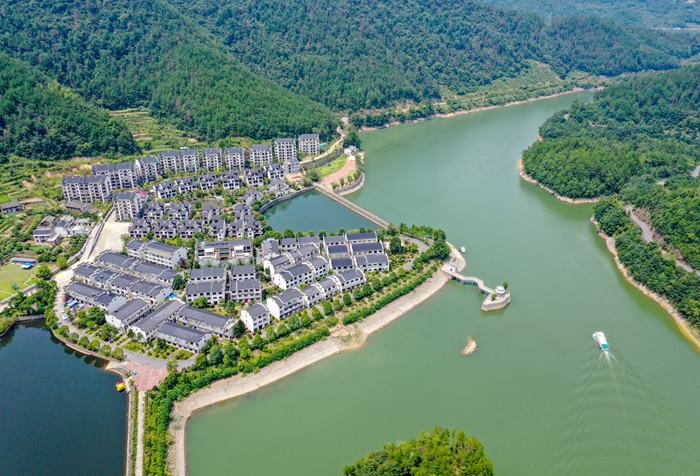 东阳:山水白泉引人游