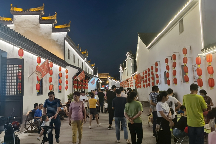 东阳:赏非遗尝美食 非遗点亮卢宅"夜经济"