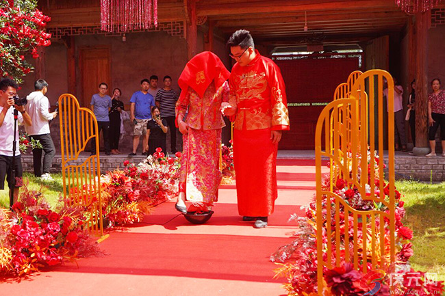 情定七夕 7对新人用一场独特的中式婚礼见证爱情