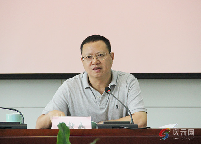 16日上午,我县召开长三角,珠三角招商部招商工作汇报会,胡献如,黄立飞