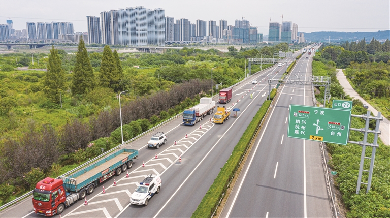 甬金高速绍兴段路面 迎来第一次大整修