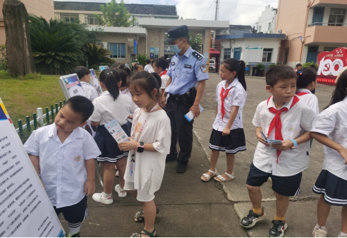 百年华诞心向党,远离邪教享安康 浙江台州黄岩区宁溪镇开展反邪宣传进