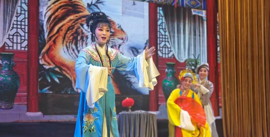 Enchanting Summer Nights: Huangyan's Art Feast Awaits