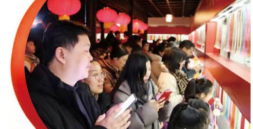 Liang Yu: Guardian of Huangyan's Lantern Riddle Heritage