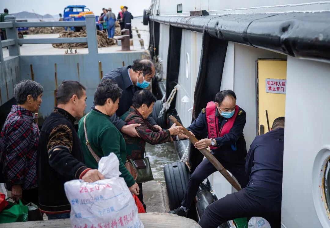 �纣���ң�����ʵ�ֽ�����������С����ס�˿�ӦǨ��Ǩ